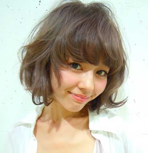Short Wavy Hair with Bangs Round Face