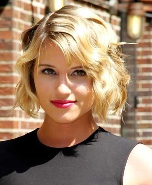 Short Wavy Blonde Hairstyles for Round Faces